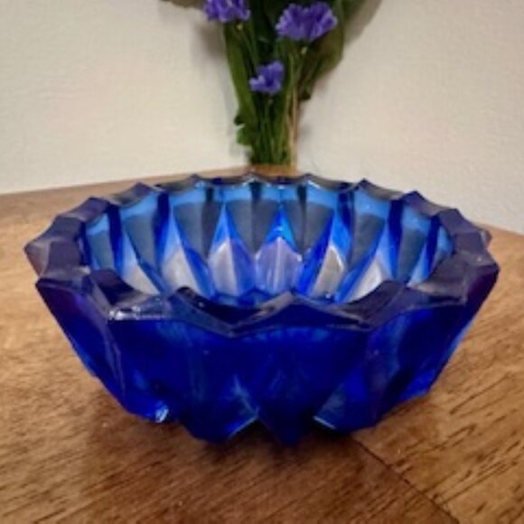 Vintage Cobalt Blue Glass Ashtray – Pressed Glass Starburst Dish Mid-Century Bar - Picture 1 of 4